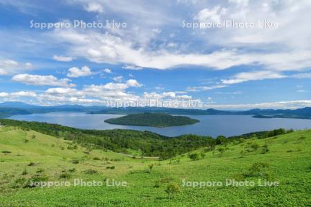 美幌峠から望む屈斜路湖