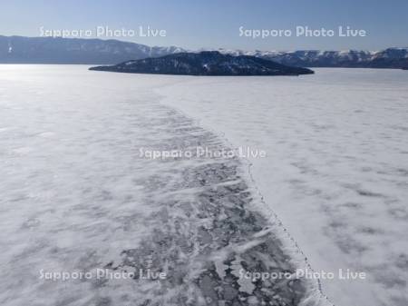 屈斜路湖の御神渡り　ドローン空撮