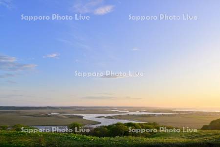 霧多布湿原の夜明け