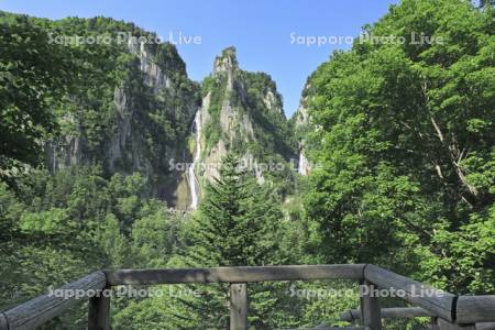 層雲峡渓谷の双瀑台の中間展望台から銀河流星の滝