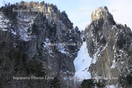 層雲峡の凍る銀河の滝