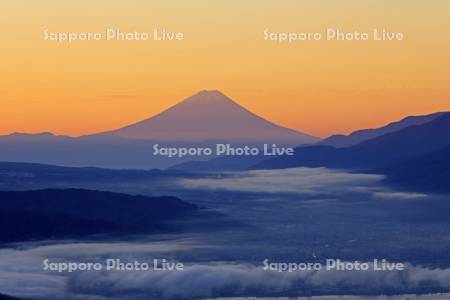 高ボッチから夜明けの富士山・世界遺産