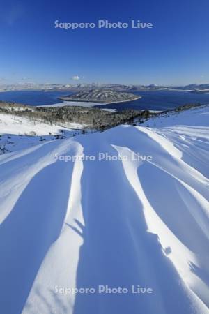 美幌峠のシュカブラと屈斜路湖