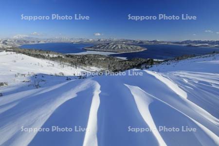 美幌峠のシュカブラと屈斜路湖