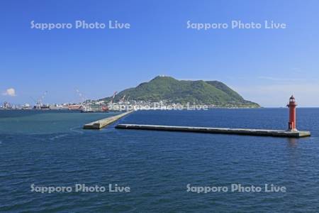 フェリーから見た函館湾と函館山