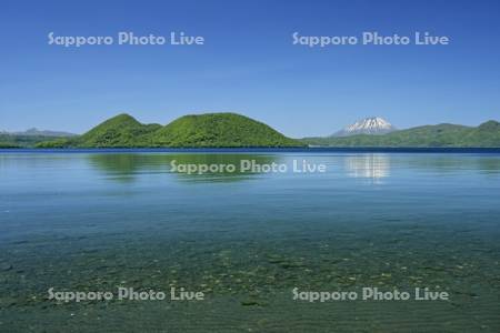 夏の洞爺湖と羊蹄山