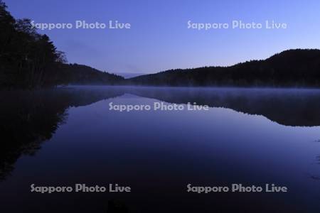 夜明けのオンネトー