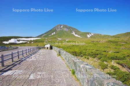 知床峠と羅臼岳