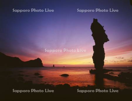 水無の立岩と神威岬