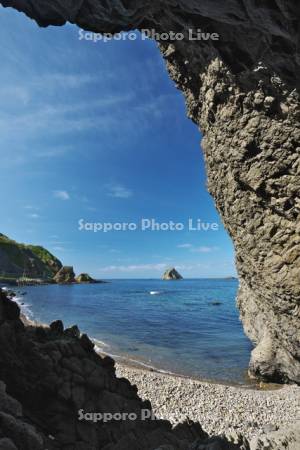 ホヤ石より望む無縁島と日本海