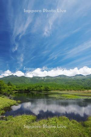 知床五湖　一湖と知床連山