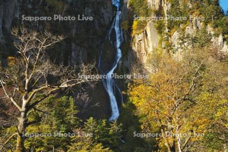 銀河の滝（層雲峡）の秋