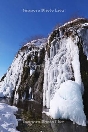 フンベの滝の氷瀑