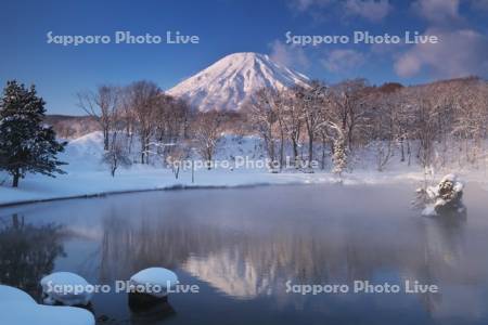 ふきだし公園と羊蹄山の朝とけあらし