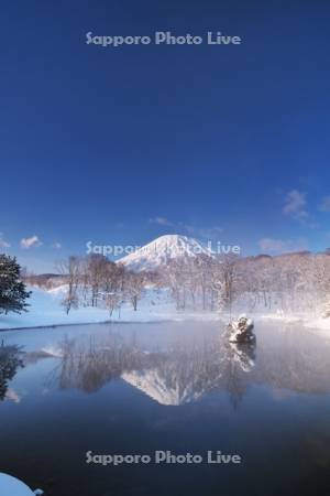 ふきだし公園と羊蹄山の朝とけあらし