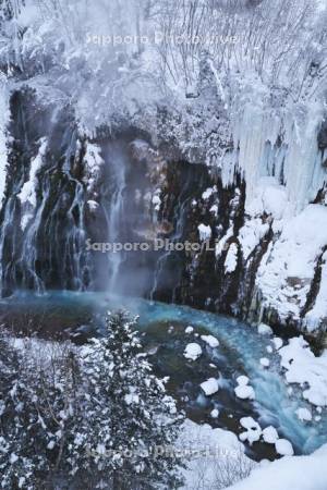 白ひげの滝と氷瀑と美瑛川