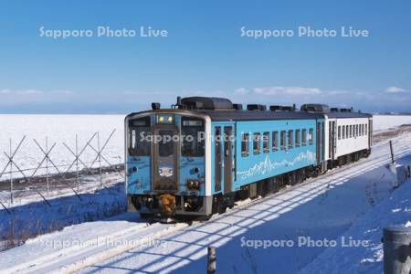 オホーツク海の流氷と流氷物語号