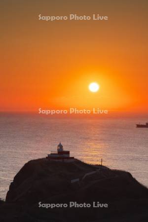 高島岬と日和山灯台の日の出