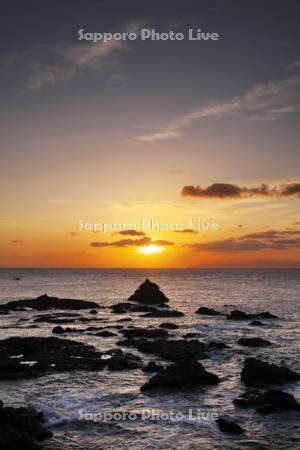 白神岬の日の出と津軽海峡