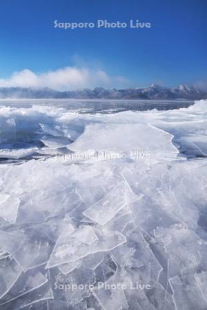 屈斜路湖と寄せ氷とフロストフラワー
