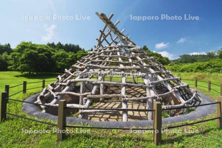 大船遺跡の竪穴住居の骨組復元