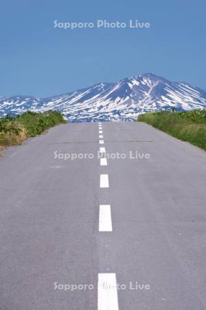 大雪山と道（農道）