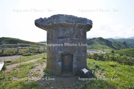 神威岬の電磁台（電波探知塔）