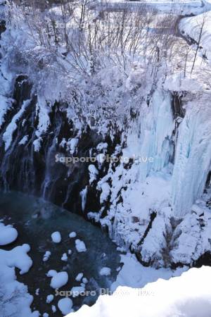 白ひげの滝と氷瀑