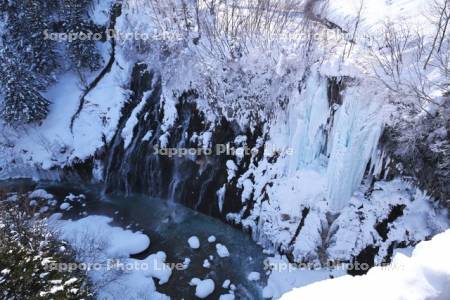 白ひげの滝と氷瀑