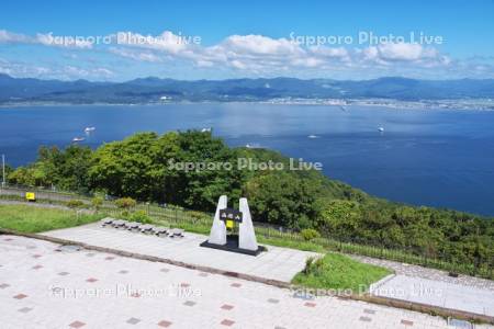 函館山と津軽海峡