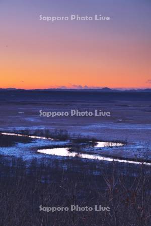 釧路川と釧路湿原の夕景