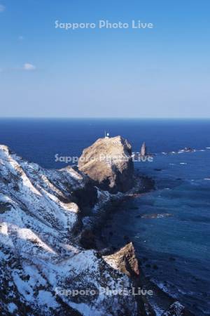 神威岬と神威岩と日本海