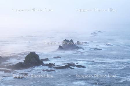 襟裳岬の朝と海霧