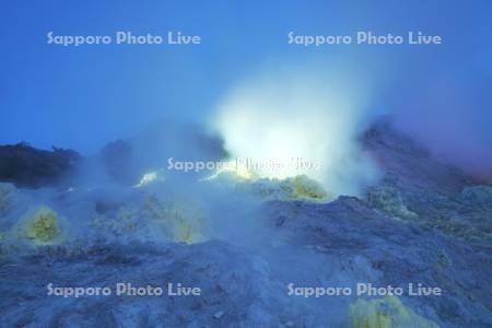 硫黄山ライトアップ