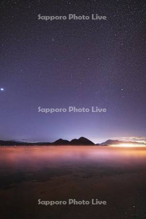 洞爺湖の朝とけあらしと星