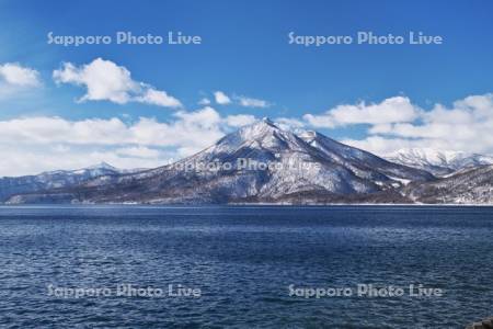 支笏湖と恵庭岳