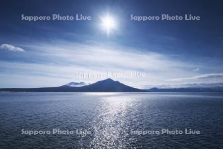 支笏湖と風不死岳と樽前山