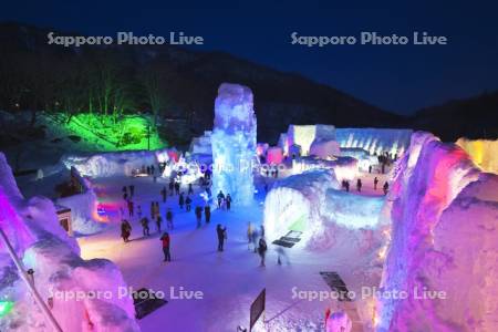 千歳・支笏湖氷濤まつり　氷の美術館　ライトアップ