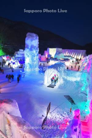 千歳・支笏湖氷濤まつり　氷の美術館　ライトアップ