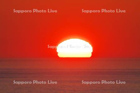 襟裳岬の日の出と太平洋