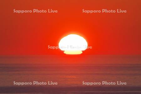 襟裳岬の日の出と太平洋