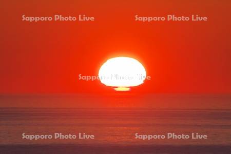 襟裳岬の日の出と太平洋