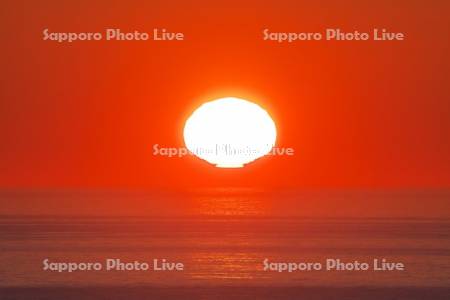 襟裳岬の日の出と太平洋