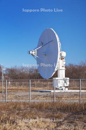 人工衛星用地上アンテナ