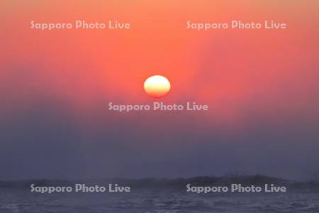 太平洋の日の出とけあらし