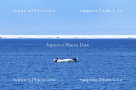 ウニ漁とオホーツク海の流氷