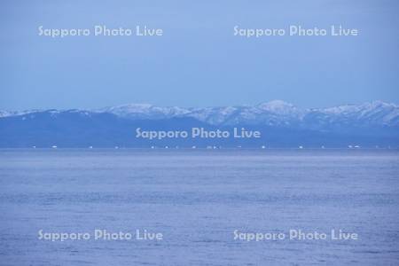 内浦湾（噴火湾）と漁船