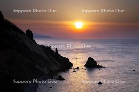 赤岩海岸の日没と日本海