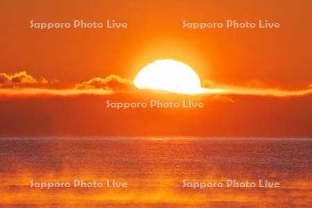 日の出と太平洋とけあらし