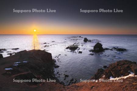 襟裳岬の日の出と太平洋